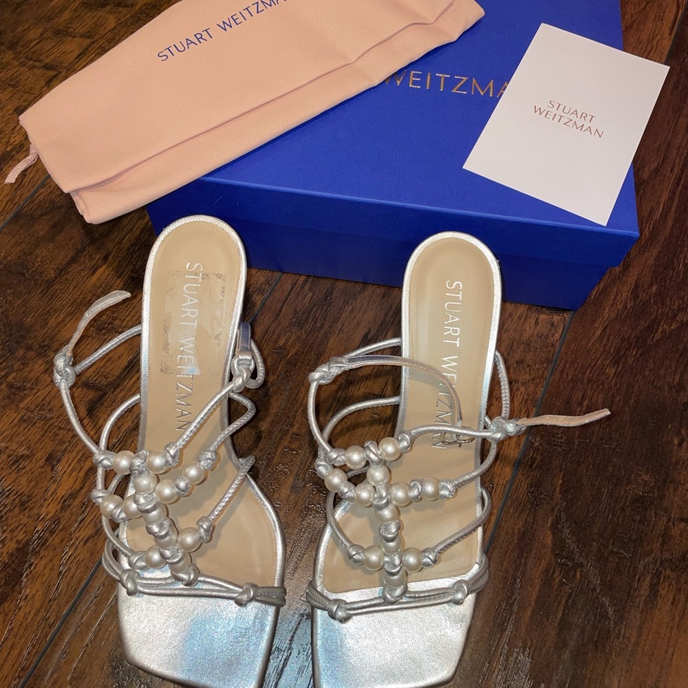 Stuart Weitzman PEARL KNOT 80 BLOCK SANDAL